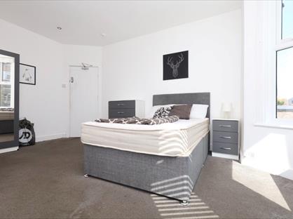 Studio Flat, Watling Street, ME7