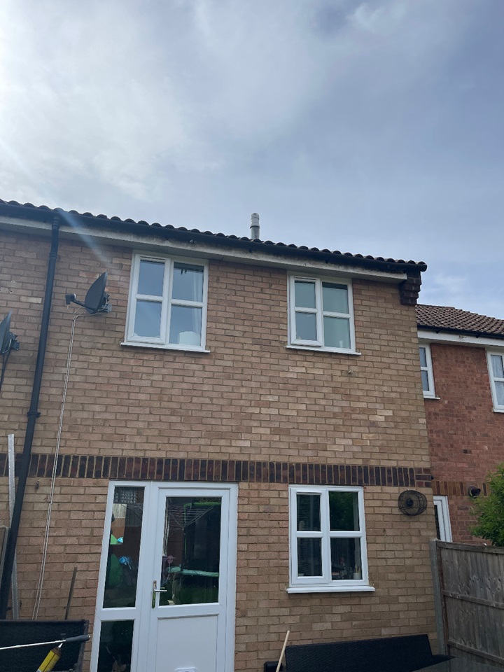 Flitwick, Bedford 2 Bed Terraced House, St. Albans Close, MK45 To