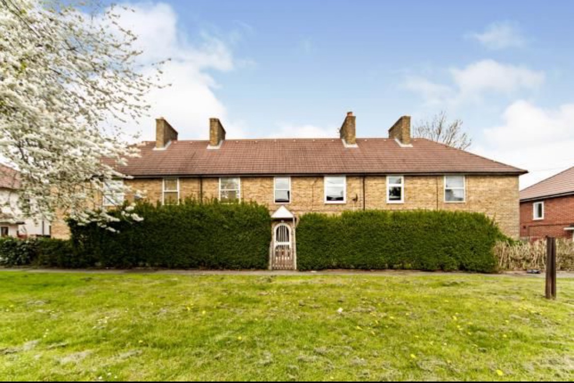 Carshalton 1 Bed Flat, Tavistock Walk, SM5 To Rent Now for £1,500.