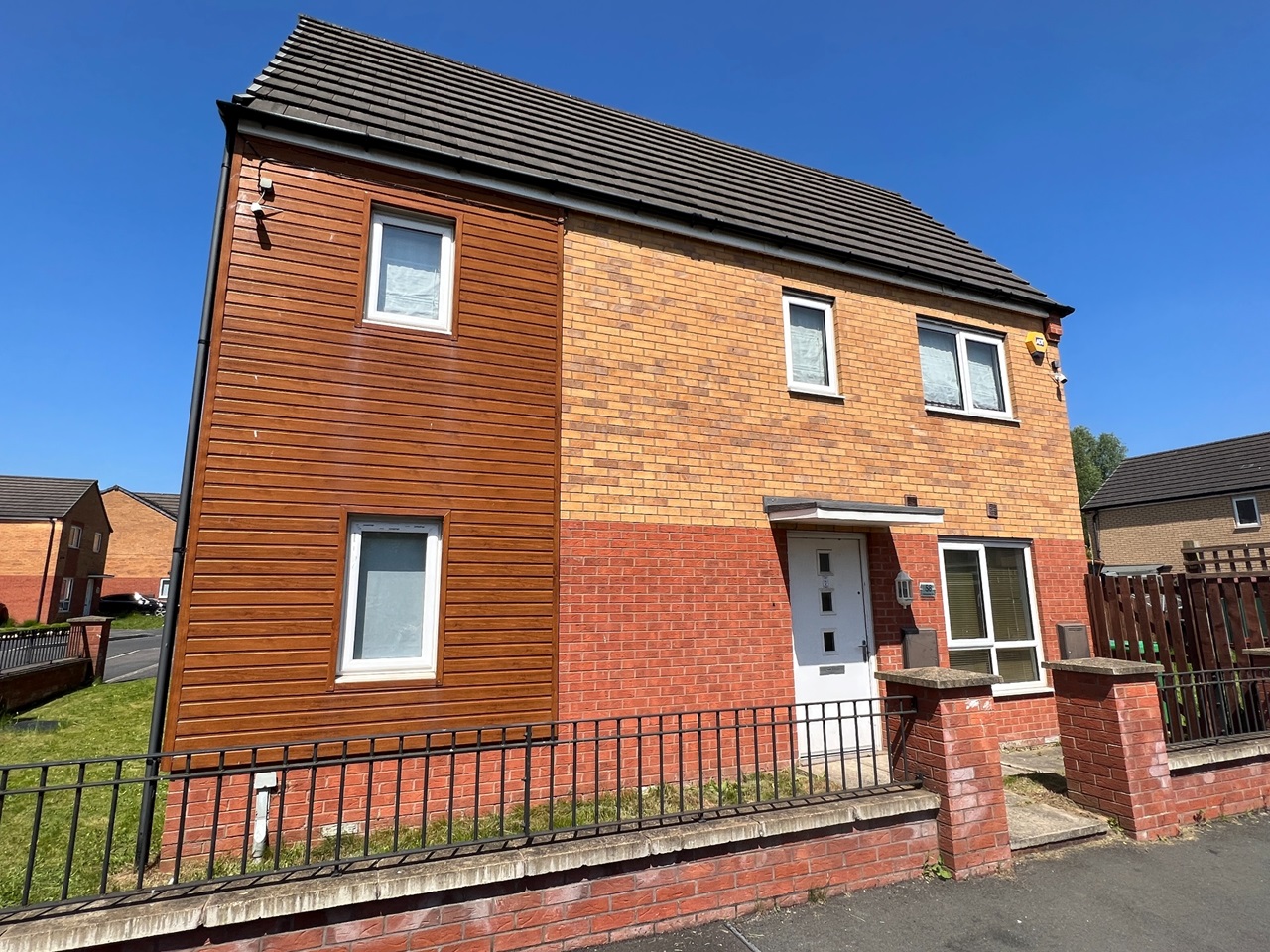 2 Bed Semi-Detached House, Metcombe Way, M11