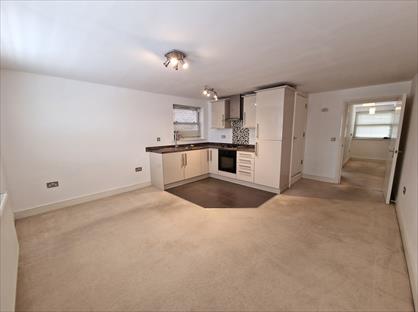 1 Bed Flat, High Street, EN8