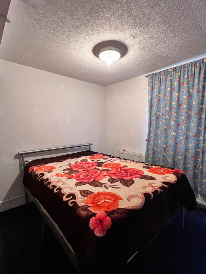 London Room in a Shared House, Wendover Road, NW10 To Rent Now for