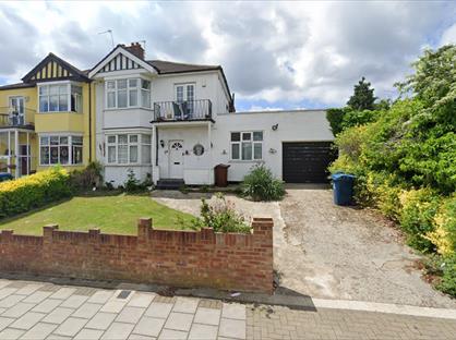 5 Bed Semi-Detached House, Elmwood Avenue, HA3