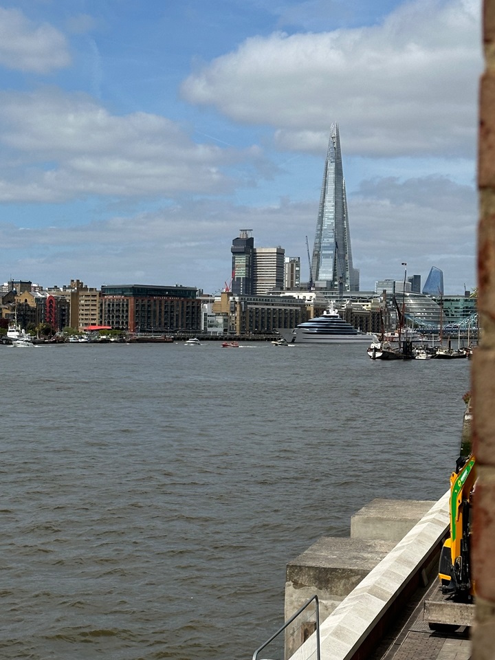 1 Bed Flat, Wapping High Street, E1W photo 4