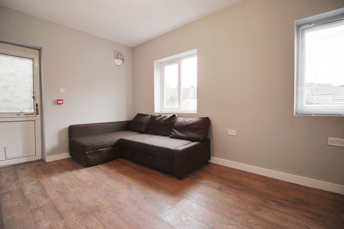 Luton 1 Bed Flat, Leagrave Road, LU4 To Rent Now for £1,000.00 p/m