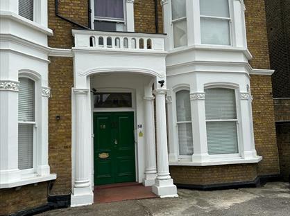 Studio Flat, Castelnau, SW13