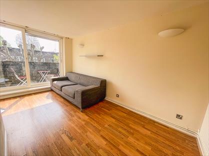 3 Bed Flat, Burlington Close, W9