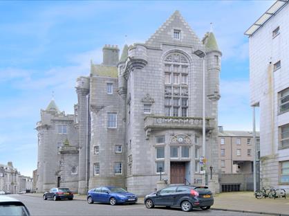 2 Bed Flat, Crown Street, AB11
