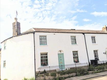 4 Bed Terraced House, Church Street, DT6