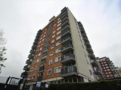 2 Bed Flat, Lakeside Rise, M9