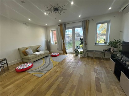 5 Bed Detached House, Sunrise Avenue, CM1