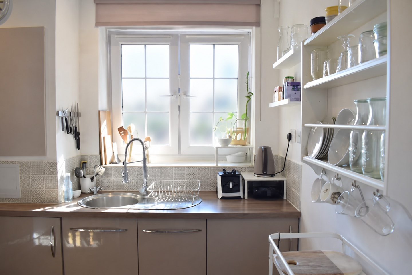 2 Bed Flat, London, SW8 photo 4