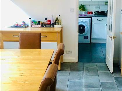 Room in a Shared House, Carlton Road, S80