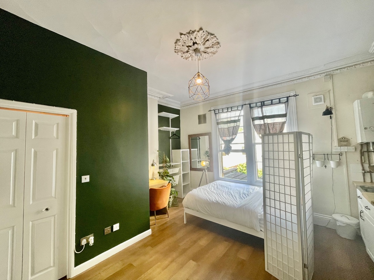 Bristol Studio Flat, Sunningdale, BS8 To Rent Now for £1,400.00 p/m