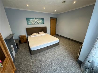 4 Bed Semi-Detached House, Malmesbury Road, SO15