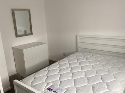 Room in a Shared House, Christopher Walk, WS13