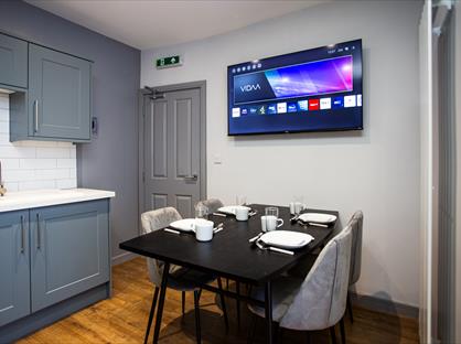 Room in a Shared House, New Lane, M30