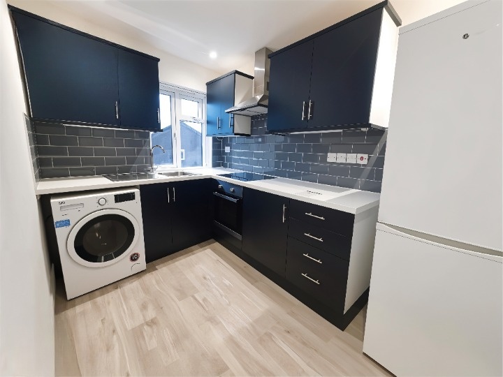 4 Bed Flat, Castle Street, RG1, N1 7GU