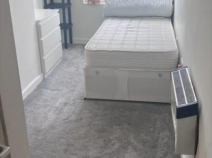 Room in a Shared House, Borough Road, CH42