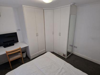 Room in a Shared House, Brent Park Road, NW4