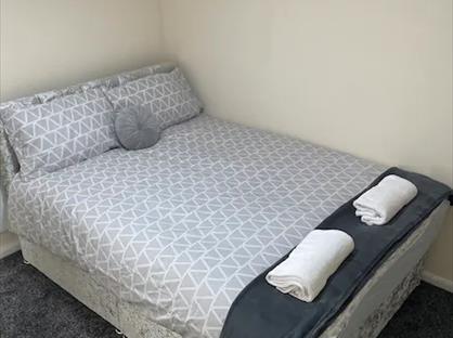 1 Bed Flat, Tong Road, LS12