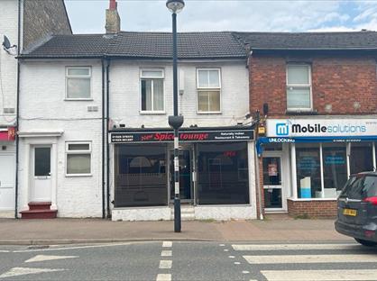 Room in a Shared House, Lake Street, LU3