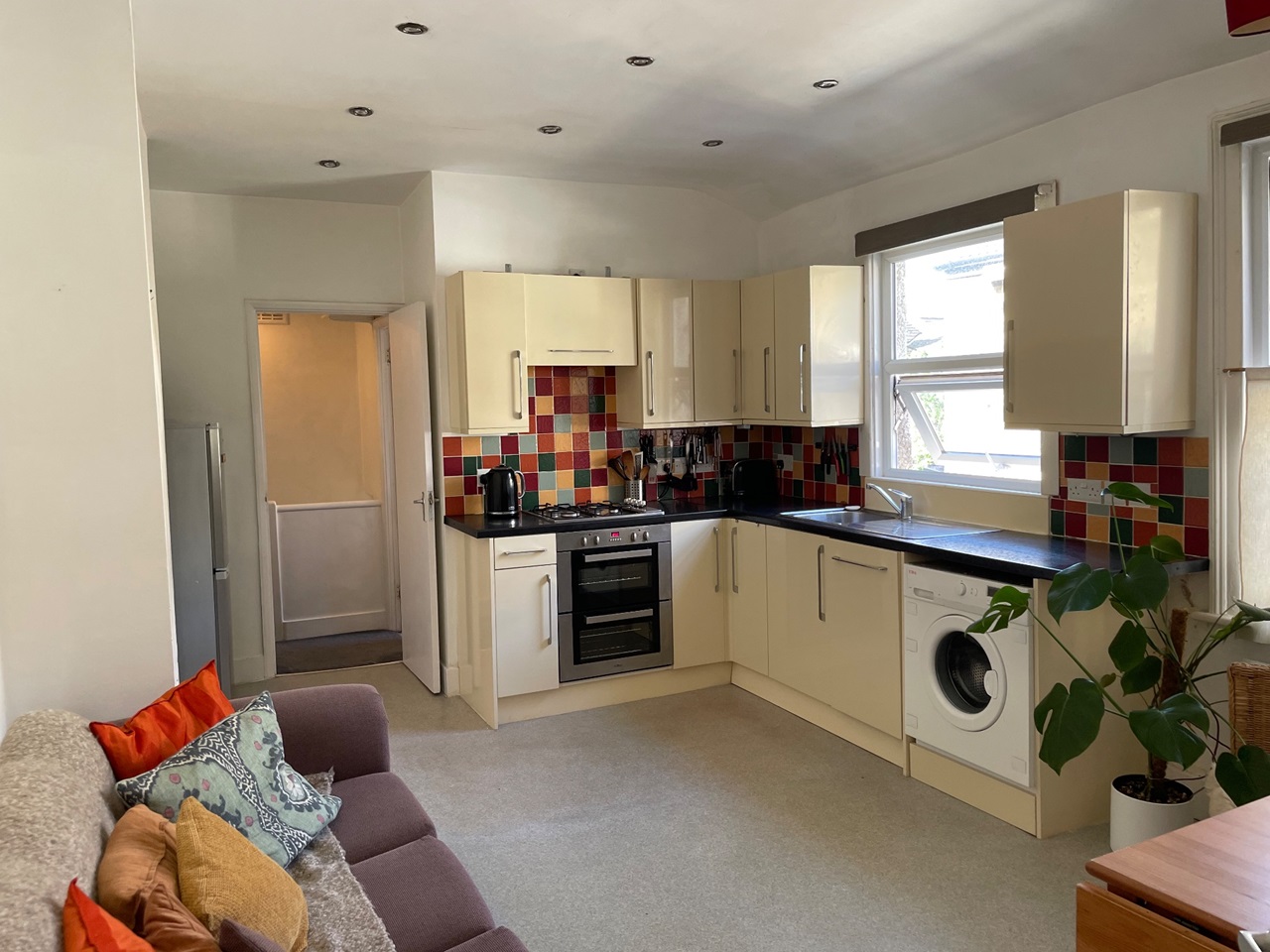 London 2 Bed Fountain Road, SW17 To Rent Now for £1,850