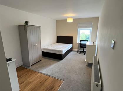 5 bed room for rent in Room in a Shared House, Aldermans Drive, PE3