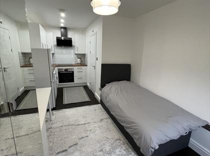 Studio Flat, Baring Road, SE12