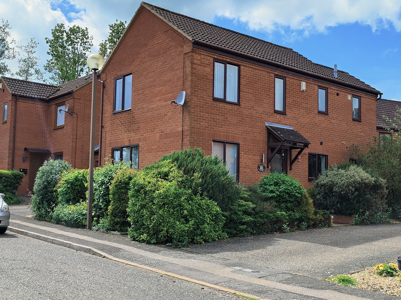 Great Holm, Milton Keynes 3 Bed Detached House, Chatsworth, MK8 To