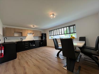 4 Bed Flat, Napier Drive, G51