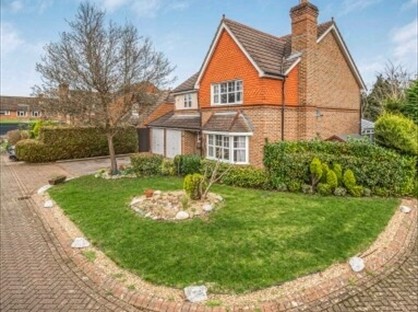 4 Bed Detached House, Home Close, GU25