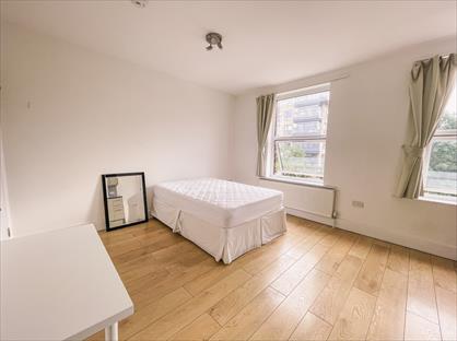 Studio Flat, Holloway Road, N7