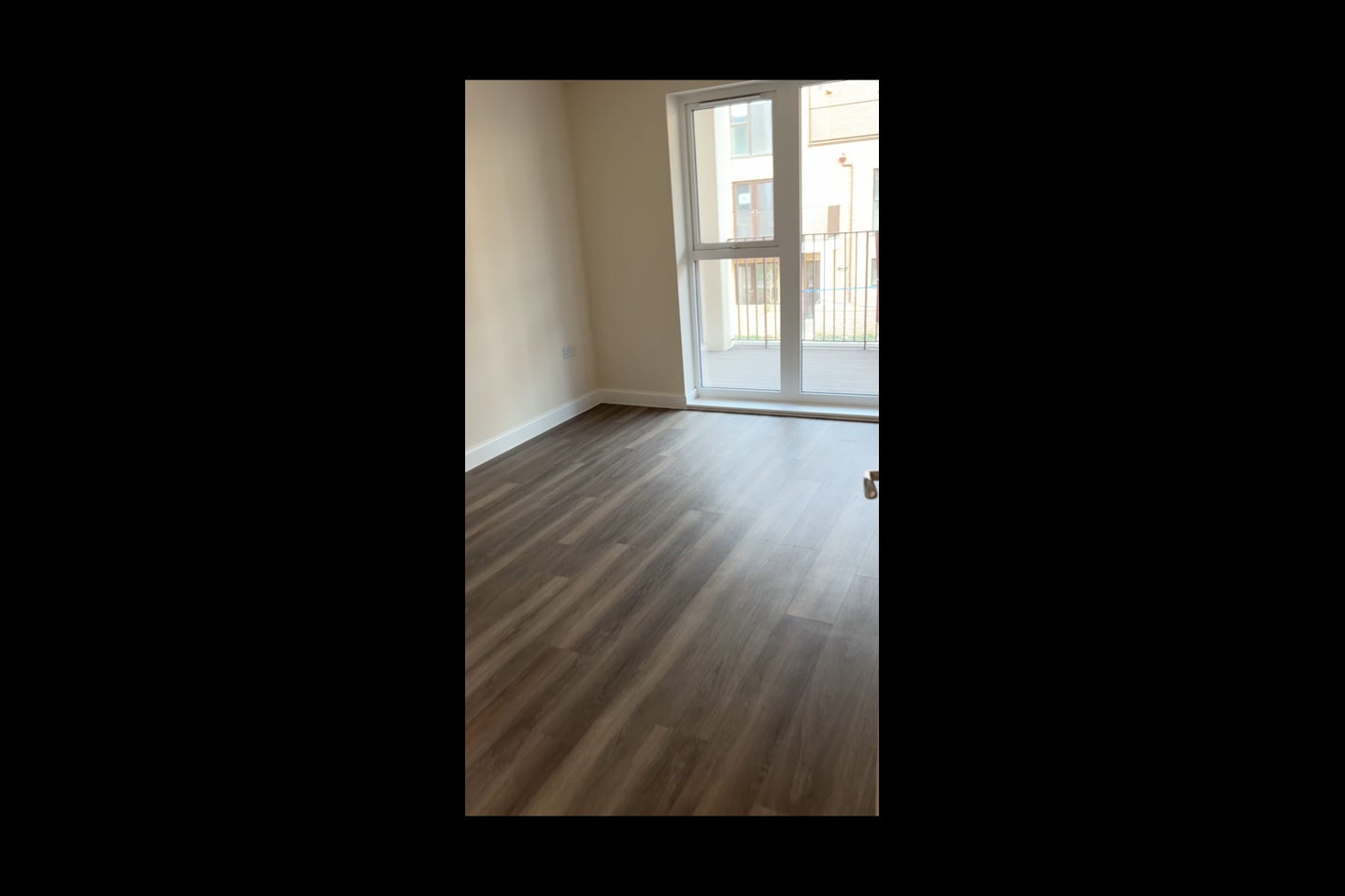 2 Bed Flat, Bearsden Avenue, CB3