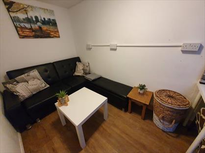 4 Bed Terraced House, Heseltine Close, WF6