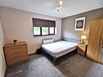 Room in a Shared House, Harvesters Road, WV12