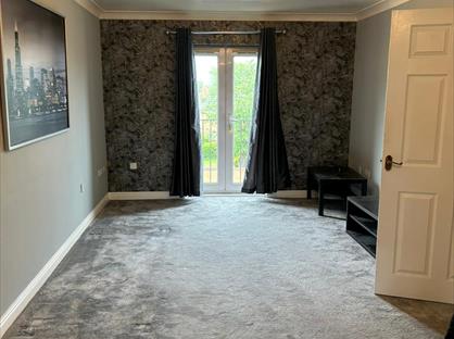 2 Bed Flat, Essington Way, WV1