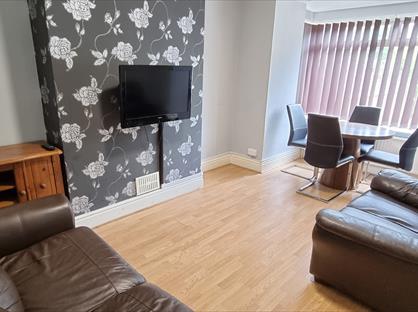 3 Bed Semi-Detached House, The Newlands, HU5