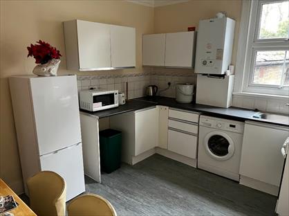 2 Bed Flat, Wandsworth Road, SW8