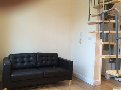 Studio Flat, Gloucester Drive, N4