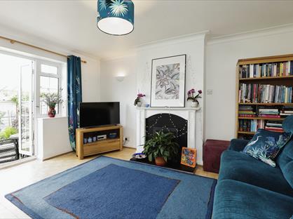2 Bed Maisonette, Villiers Close, KT5