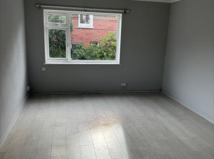 Studio Flat, Lewes House, BN21