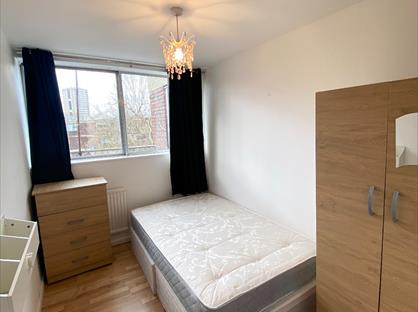 Room in a Shared Flat, Barandon Walk, W11