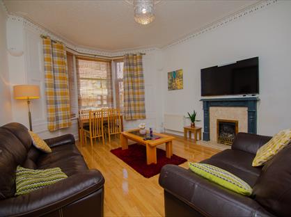 2 Bed Flat, Seedhill Road, PA1