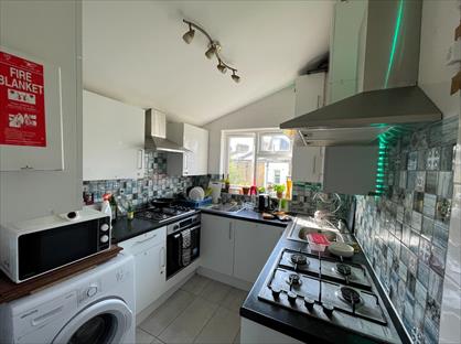 6 Bed Flat, Netherwood Road, W14