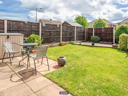 3 Bed Terraced House, Radnor Way, DN2