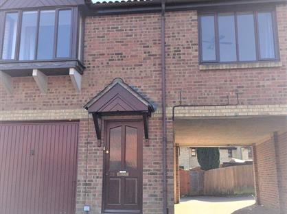 2 Bed Maisonette, Hope Avenue, RG12