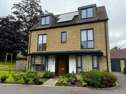 5 Bed Detached House, Chaplin Place, CR5