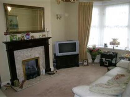 4 Bed Terraced House, Herbert Road, IG3