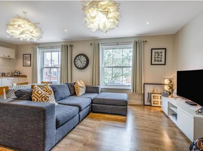 2 Bed Flat, Highstreet, HP4